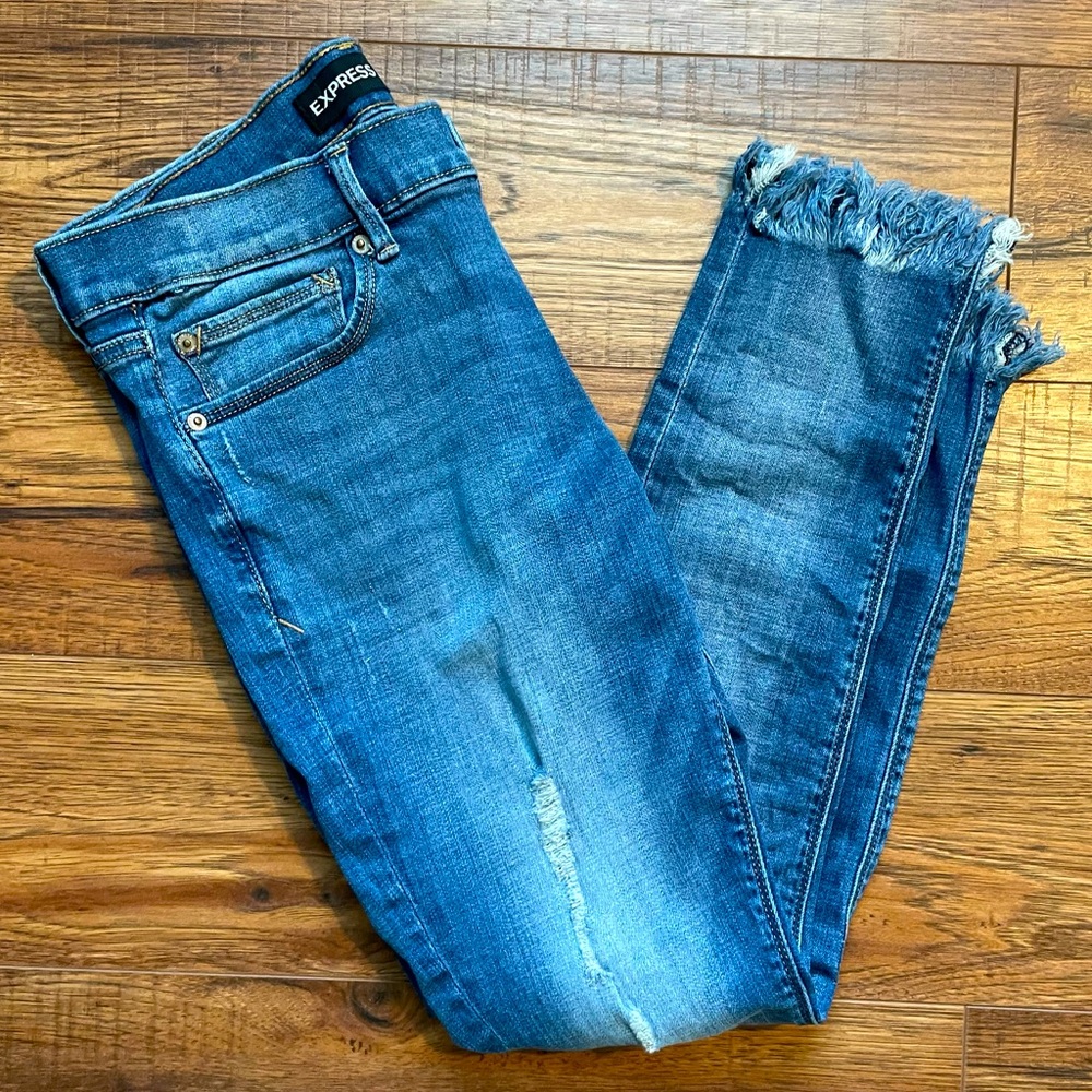 Express Mid Distressed Performance Cropped Jeans - image 2